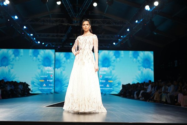 Le monde glamour des showrooms de mode de créateur